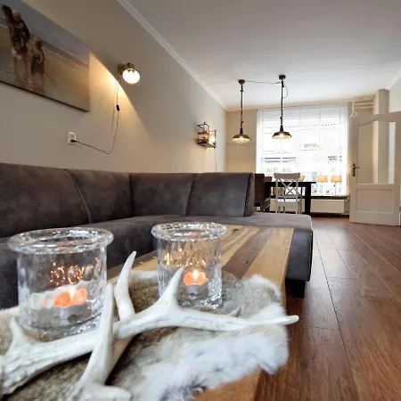 펜션 Attractive Holiday House In Katwijk Near The Beach 카트베이크안제이