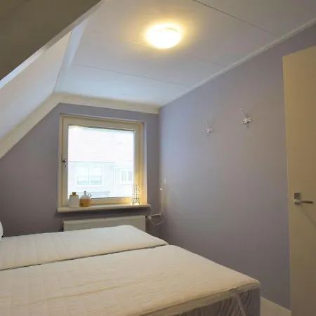 Attractive Holiday House In Katwijk Near The Beach 펜션
