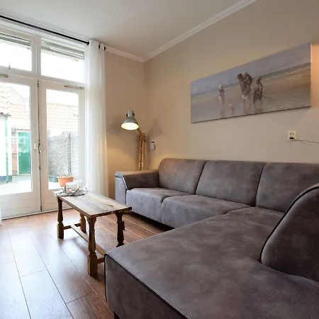 Attractive Holiday House In Katwijk Near The Beach 펜션
